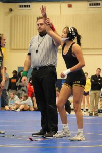 Paola Villaruel winning her match.
